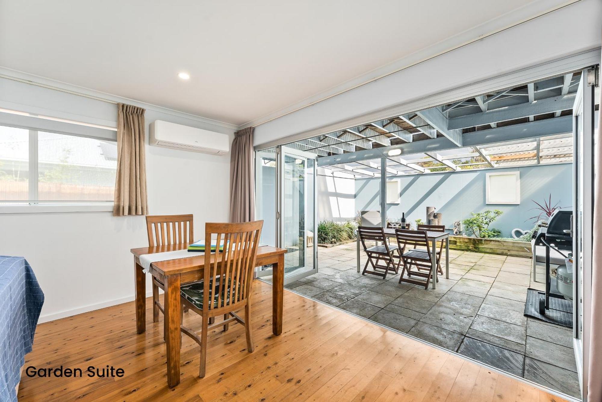 Queen Suite with Garden View